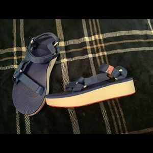 Teva Flatform sandals Women’s size 11